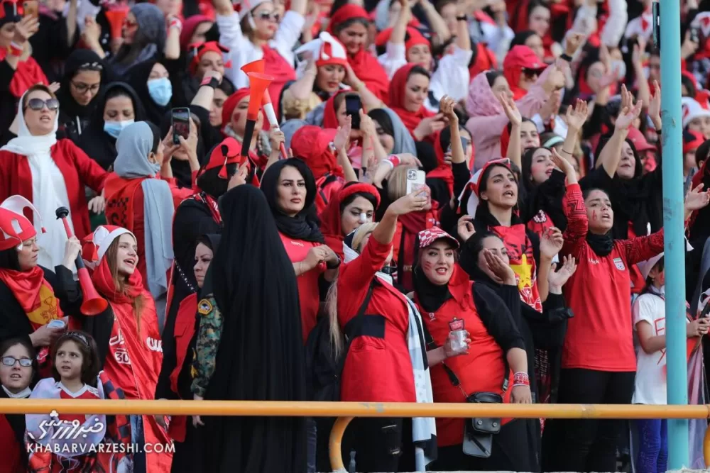 تماشاگران زن پرسپولیسی